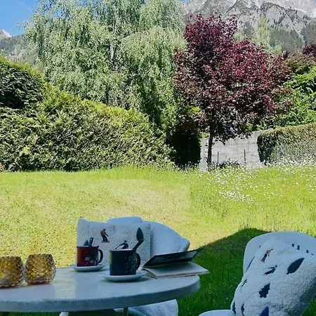 Cozy With Garden Parking And Mont-blanc View * 샤모니